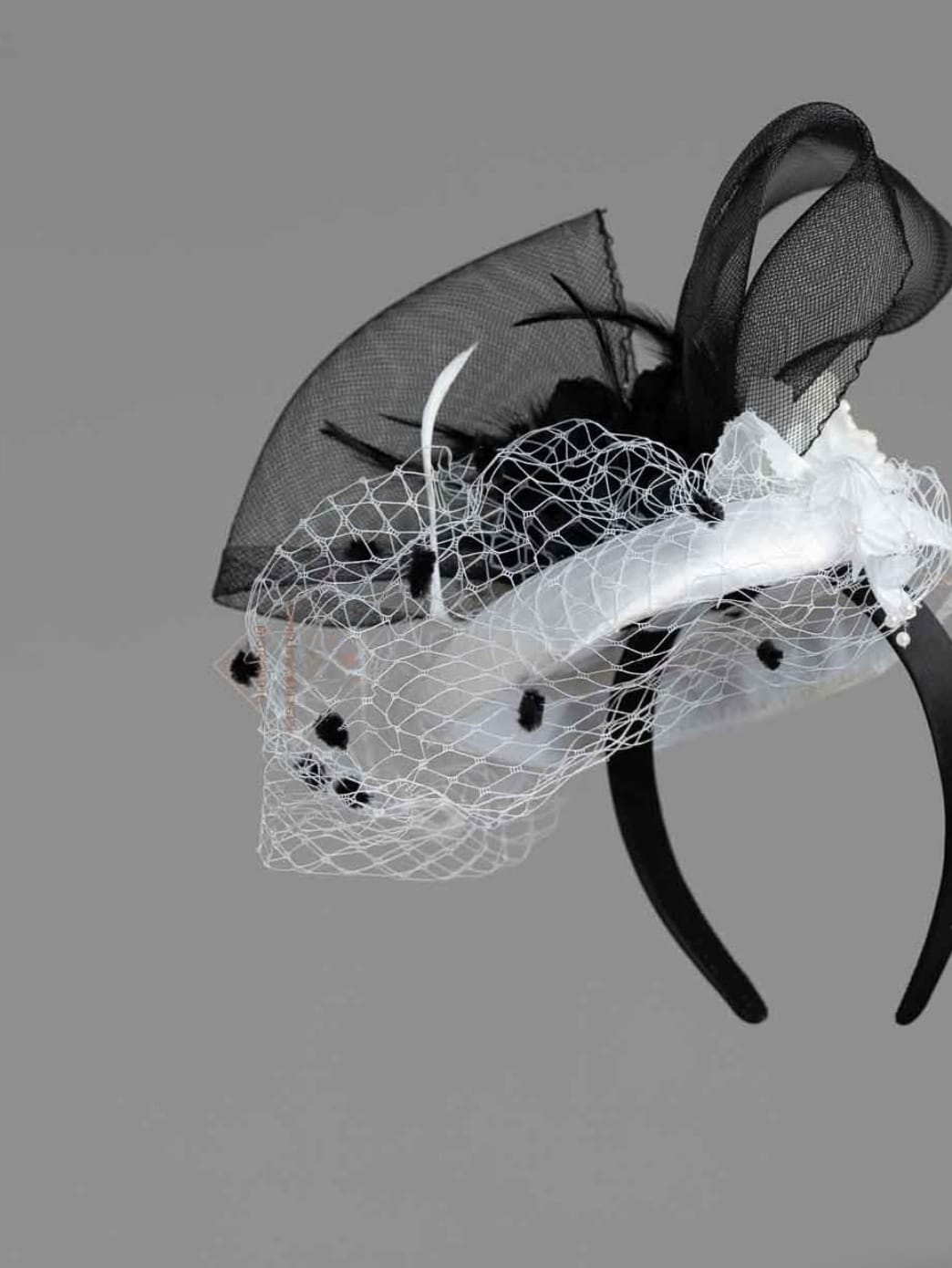 Black & White Facinator Head Band With a Veil